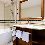 Logis Etchemaïté 3* Larrau
