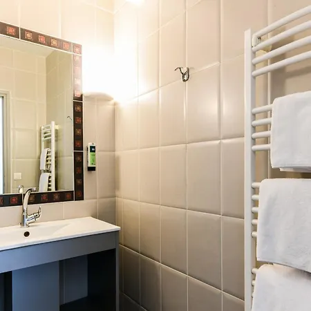 Logis Etchemaite Hotell Larrau