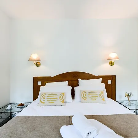 Hotel Logis Etchemaite 3*