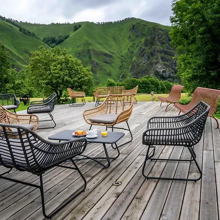 Logis Etchemaite 3* Larrau
