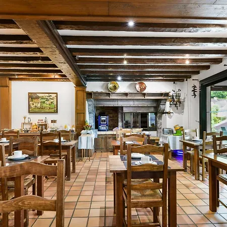Logis Etchemaite Hotel