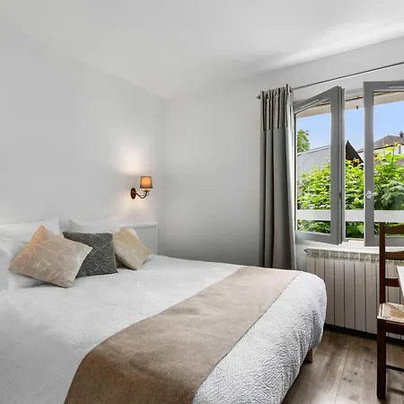 Logis Etchemaite 3*