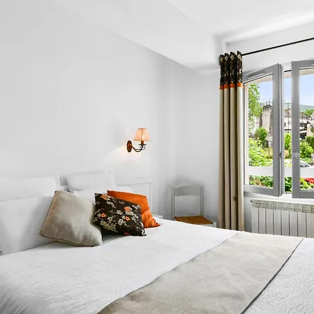 Logis Etchemaite 3* Larrau