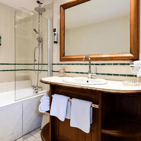Logis Etchemaite 3* Larrau