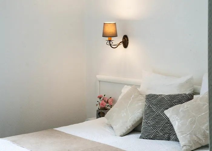 Hotel Logis Etchemaite 3*