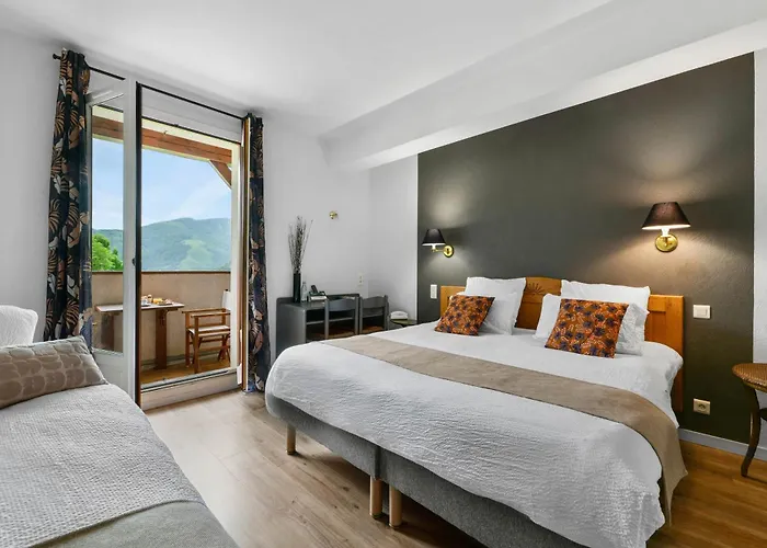 Logis Etchemaite Hotel