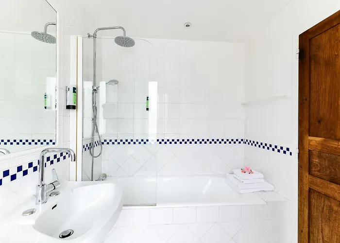 Logis Etchemaite Hotel