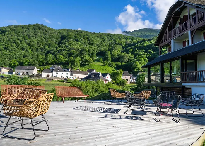 Hotel Logis Etchemaite 3*