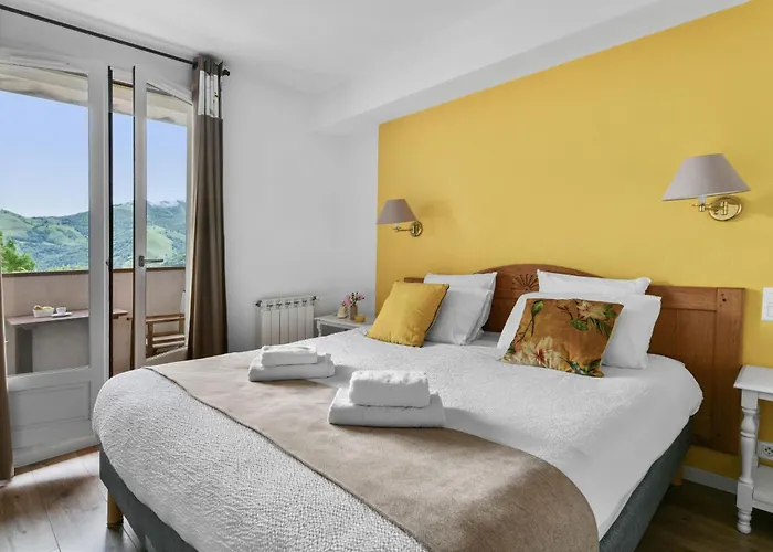 Logis Etchemaite Hotel